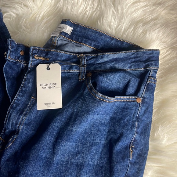 Plus Size High-Rise Skinny Jeans 👖 - Picture 8 of 13